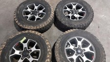 Felgen Set + Reifen Jeep
