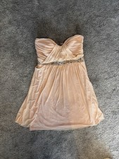 Elegantes beiges Kleid von