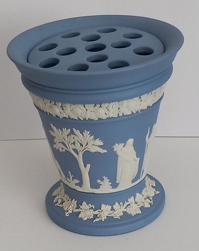 Wedgwood blaue jasperware - *,