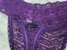 Lila Spitzen String von Calvin Klein in Gr.M