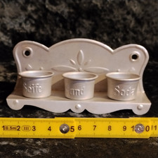 alter Alu Wandhalter mit Sand