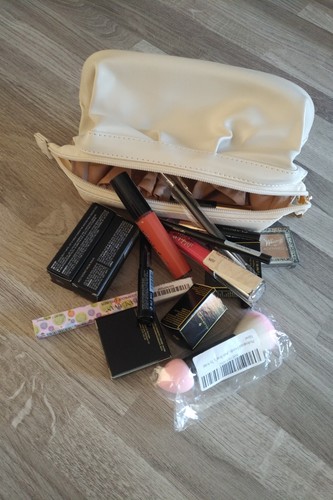 Tasche voller make lipgloss - up,