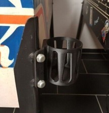 Flipper Getränkehalter