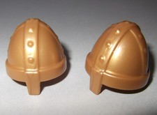 13012, 2x Helm, Topfhelm (mit Nasenschutz), gold