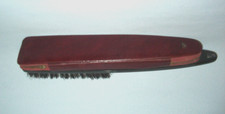 Alte Kleiderbürste mit integriertem Nageletui und Kamm aus den 70er,