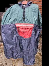 Linea Sporta Regenponcho Cape Gr; M Grün-Blau-Rot, Kapuze mit Sichtfenster