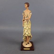 Statuette Frau Valentino Von
