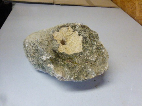 Quellstein brunnenstein mit - brunnenstein,