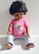 Dunkelhäutige Lissi Bätz Puppe 70/20 mit braunen Schlafaugen