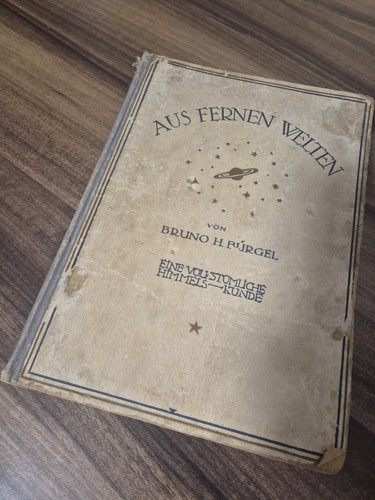 Antikes buch aus - buch, welten