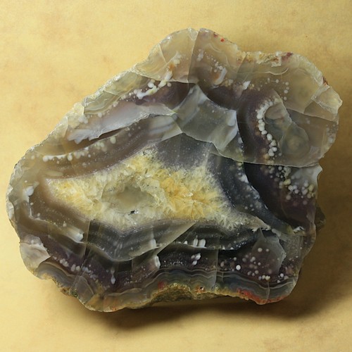 Grauer achat mit quarzdruse - grauer,