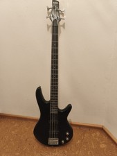 Ibanez E-Bass mit  Verstärker  und  Kabel,  evtl kleinen Mischpult/Verzerrer