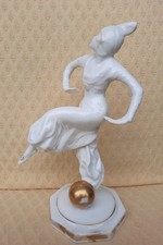 Hutschenreuther Figur Tänzerin mit goldenem Ball  Lorenz Hutschenreuther Selb
