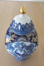 AK Kaiser Porzellan Deckelvase