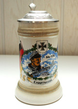 E.Hartmann Messerschmidt Me-109 Eisernes Kreuz Porzellan Bierkrug Luftwaffe 2.WK