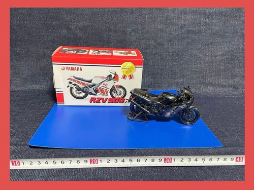 Yamaha rzv500r miniatur - yamaha,