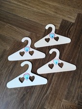 4x Puppen Kleiderbügel für den Puppenschrank aus Holz