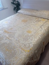 Edle Damast Tagesdecke Vintage