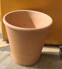 Verschiedene Blumentöpfe