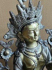 Weisse Tara Buddha Statue – 3-farbige Bronze/Messing, 40cm, aus Tibet-Indien.