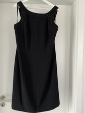 Schwarzes Cocktailkleid für