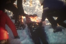 16mm Film - Lawinen - Bedrohung für Menschen - Schweiz 1977 - Farbe