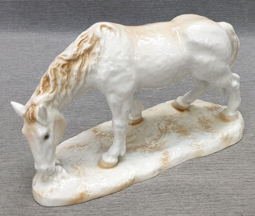 Porzellanfigur grasendes pferd - porzellanfigur,