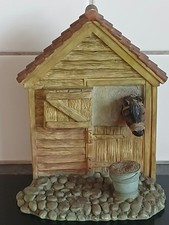 Pferd über stalltür - pferd,