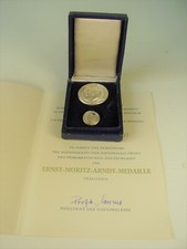 Orden und Urkunde Ernst Moritz