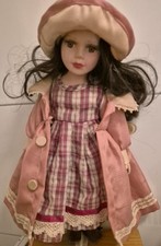 Wunderschöne Porzellan-Puppe