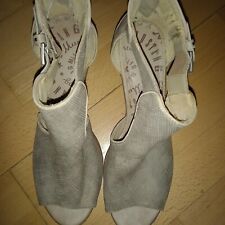 So schöne-Mustang Schuhe für die Damen in der Größe 41 und sind gebraucht