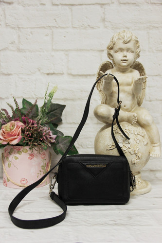Karl lagerfeld - ✿,