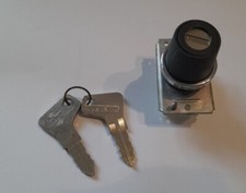 Schlüsselschalter Drucktaster