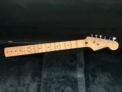 Fender standard stratocaster - standard,