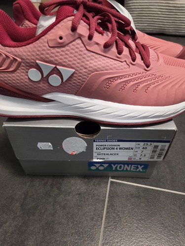 Yonex power cushion - yonex,