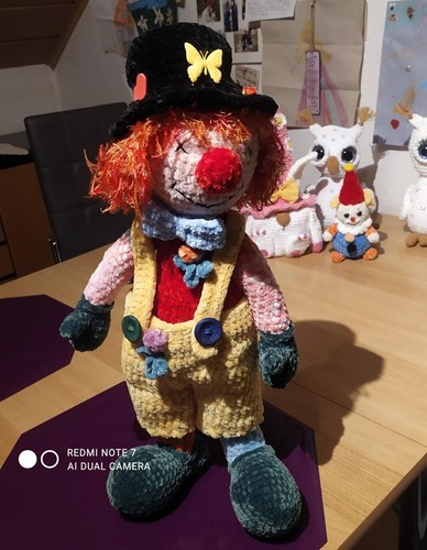 Clown mit hut stehend - clown,
