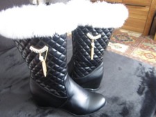 Winterstiefel Damen Gr  40 schwarz mit weißen Fell