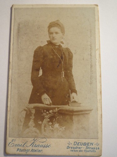 Deuben stehende frau im - stehende,