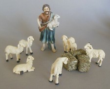 Hirte mit Lamm + 6 Schafe + 3