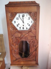 Pendeluhr 1920–1950 – Westminster-Klang – Kranichrelief – voll funktionsfähig