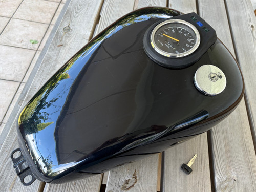 Tank suzuki 650 - savage, typ