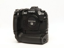 Olympus OM-D E-M1 Mark II + Akkugriff Olympus HLD-9 | Vom Fachhändler