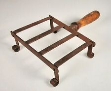 Alter Untersetzer Bügeleisen, Metall, Ablage, Holzgriff #B302