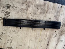 VW Bus T3 Kühlergrill unten Teilenummer: 251853663