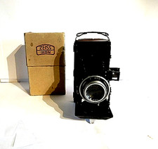 Alte Kamera  " Zeiss Ikon "  mit  Pappetui