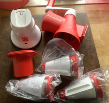 Tupperware Profi Chef, mit 4 Reibe Einsätzen. Sehr guter Zustand.