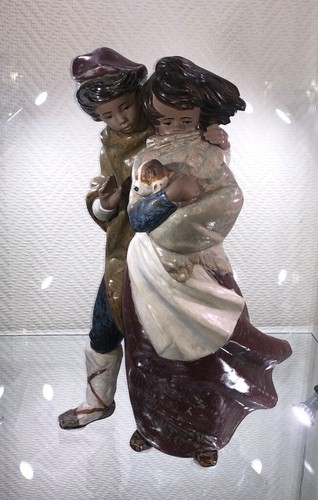 Lladro facing the - lladro,