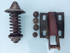 JAGUAR / DAIMLER MK 2 Kofferhauben-Schließkeil und Motorhaubenverriegelung