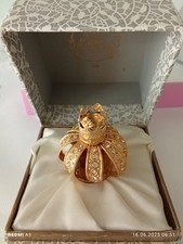 Myrna Pons goldene Krone