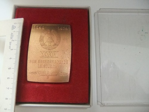 Plakette für hervorragende - für,